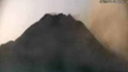 Gunung Merapi Luncurkan 20 Guguran Lava Pijar