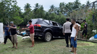 Nahas, 2 Mobil Terjun ke Sungai Jembatan Hantu di Tapanuli Tengah