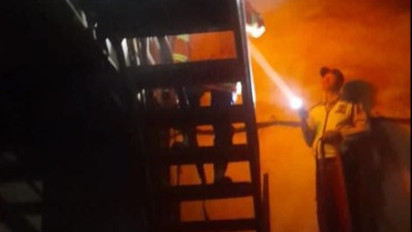 Usai Terdengar Ledakan Keras, Gudang Penyimpanan Plastik di Gresik Hangus Dilalap Api