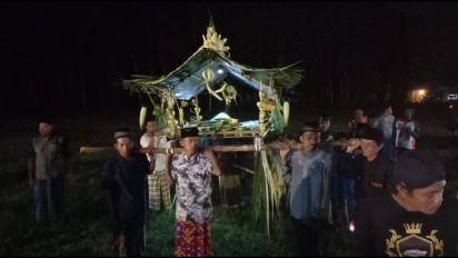 Memasuki Bulan Suro, Warga Lereng Gunung Raung Gelar Selamatan 5000 Tumpeng