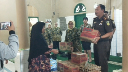 Perayaan HUT Bhakti Adhyaksa ke-63: Kejari Padang Lawas Laksanakan Bakti Sosial di Panti Jompo H. Aminah