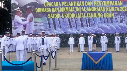 Komandan Kodiklatal Lantik 250 Siswa Dikmaba dan DIkmata PK TNI AL di Bintan