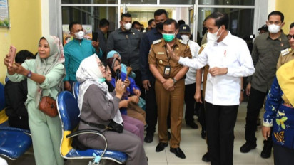 Tembok Pembatas Roboh Saat Helikopter Rombongan Presiden Jokowi Lakukan Uji Pendaratan di Bengkulu