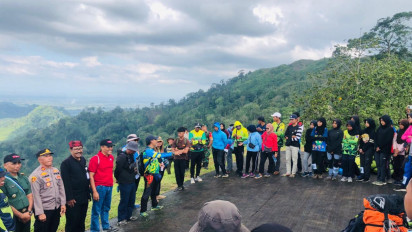 Keindahan Gunung Api Purba Ada di Banyuwangi Open Paralayang
