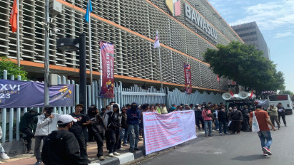 Massa Gerindra Gelar Aksi Unjuk Rasa Depan Bawaslu, Tuntut Netralitas "Tolak Calon Komisioner Titipan Partai"