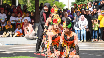 Hari Anak Nasional, Ribuan Anak Banyuwangi Memengan Aneka Permainan Tradisional
