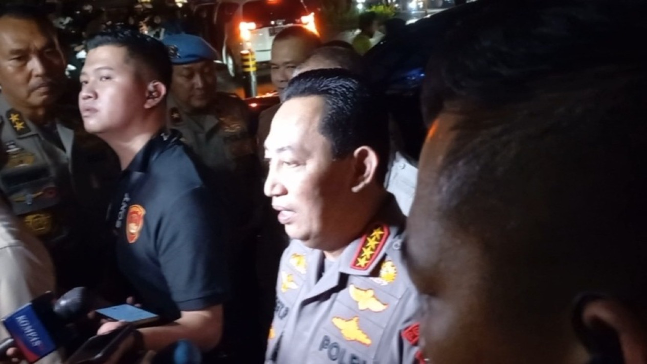 Kapolri soal Panji Gumilang Belum Jadi Tersangka: Penyidikan Masih Berjalan
            - galeri foto