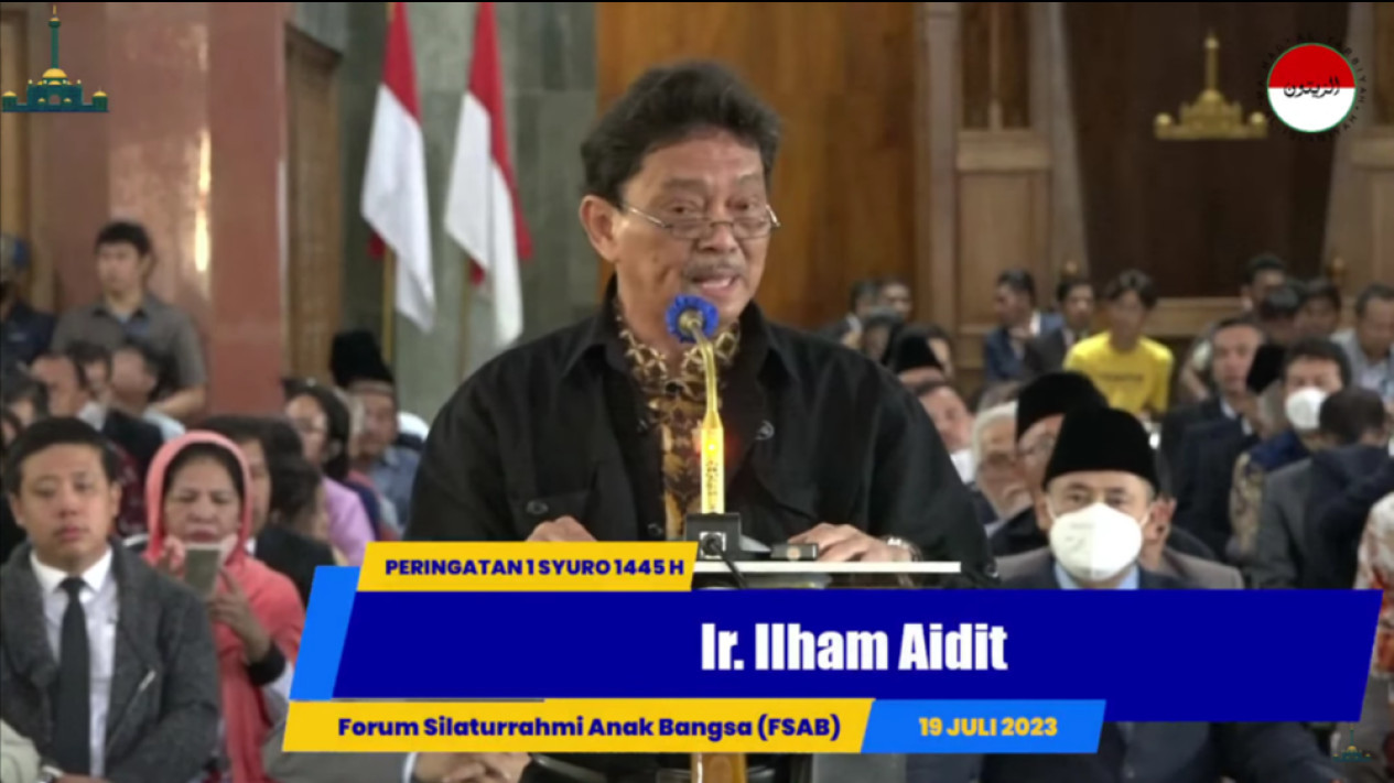 Diundang Dalam Peringatan 1 Syuro di Ponpes Al Zaytun, Ilham Aidit Putra Tokoh PKI DN Aidit Mengucapkan Kalimat-kalimat Menyentuh ini
            - galeri foto