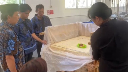 Habiskan 300 Kilogram Kedelai, Perajin di Salatiga buat Tahu Terbesar di Indonesia