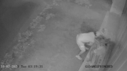 Viral ODGJ Pengemis di Pati Dibegal saat Tidur di Teras Toko