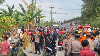 Rem Blong, Truk Tangki Air Tabrak Sejumlah Motor dan Mobil di Turunan Jatibarang Semarang