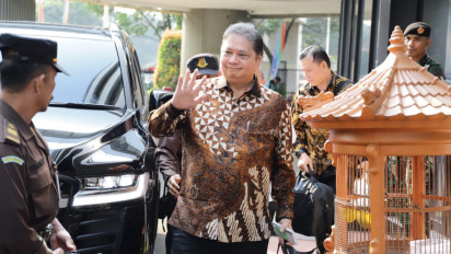 Diperiksa Kejagung 12 Jam, Airlangga Ditanya soal Kebijakannya Atasi Minyak Goreng Langka