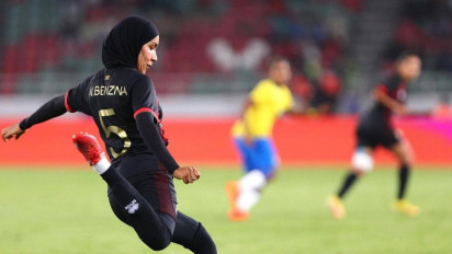 Kenali Nouhaila Benzina, Pemain Pertama yang Gunakan Hijab di Piala Dunia Wanita