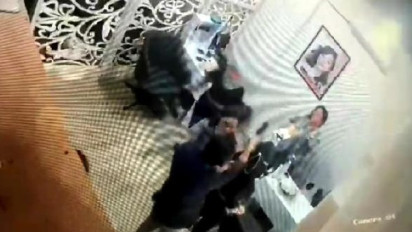 Pria Bawa Senpi dan Aniaya Pegawai Salon Kecantikan di Bandar Lampung