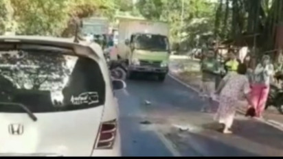 Kecelakaan Libatkan Tiga Kendaraan di Bangkalan, Seorang Ibu dan Balita Tewas di TKP