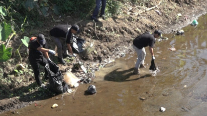 Hari Sungai Nasional, Balai Besar Wilayah Sungai Citanduy dan Warga Gelar Susur Bersihkan Sungai di Pangandaran