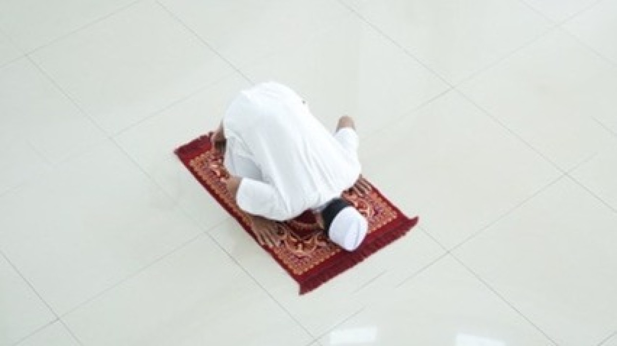 Wajib Tahu, Shalat Dhuha Ternyata Terbagi 3 Waktu dan Punya Keutamaan yang Berbeda, Ustaz Adi Hidayat Bilang Kalau Mau Rezeki Lancar Kerjakan Pada Jam Ini
            - galeri foto