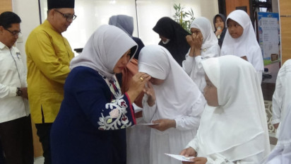 Peringati 10 Muharram, Guru di SDN Bangkalan Ini Santuni Ratusan Anak Yatim