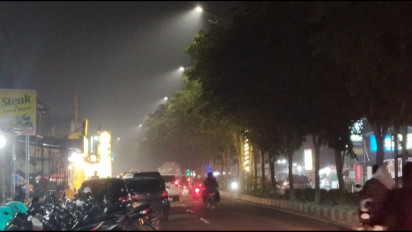 Puluhan Hektare Lahan Gambut Terbakar di Desa Suak Raya, Kota Meulaboh Diselimuti Kabut Asap