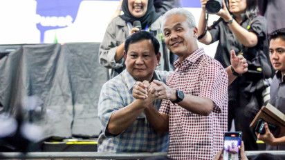 Kompak! Ganjar Pranowo dan Prabowo Pakai Baju Kemeja Kotak-Kotak, Sinyal Apa Nih?
