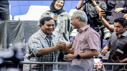 Pakai Baju Kotak-Kotak Kayak Ganjar Pranowo, Prabowo Subianto Ngaku Nggak Janjian