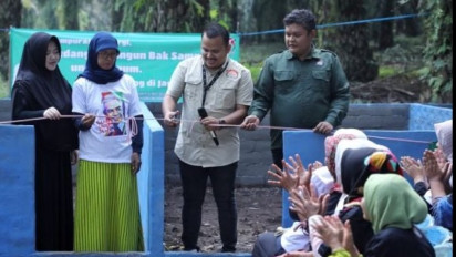 Ganjar Muda Padjadjaran Bangun Bak Sampah Buat Warga di Subang