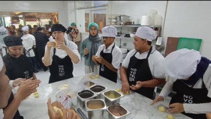 Serunya Kelas Membuat Roti Bersama Teman Tuli, Bekal Keahlian di Masa Depan