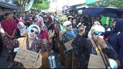 Meriahnya Tradisi Bersih Desa dengan Parade Budaya di tengah Hiruk Pikuk Kota Metropolis Surabaya