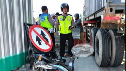 Tabrak Rambu Lalu Lintas Pemotor Meninggal Dunia Terlindas Truk di Yos Sudarso Semarang