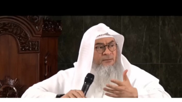 Syaikh Assim Al-Hakeem Viral Tegur Jamaah Kajian di Masjid Malang yang Baca Al Fatihah Saat Acara: Memangnya Ada di Hadis?