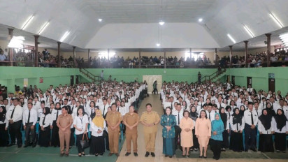 Bupati Dairi Serahkan 514 SK Pegawai Pemerintah dengan Perjanjian Kerja (P3K) Guru Tahun 2022