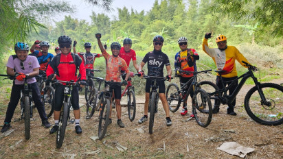 Gowes Jatuh Bangun Saleh Husin, Masuk Keluar Hutan yang Menantang