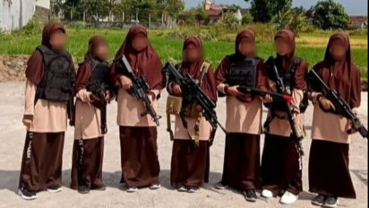 Viral Foto Santriwati Pegang Airshoft Gun di Ponpes Baitul Qur’an Magetan, Ini Ketentuan Hukum Pemakainya