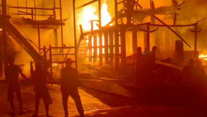 Lupa Matikan Api Dapur, 2 Unit Rumah Tongkonan dan 1 Rumah Panggung di Rantetayo Ludes Dilalap Api