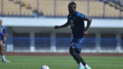 Levy Madinda Berpeluang Tampil di Laga Persib Vs Bali United