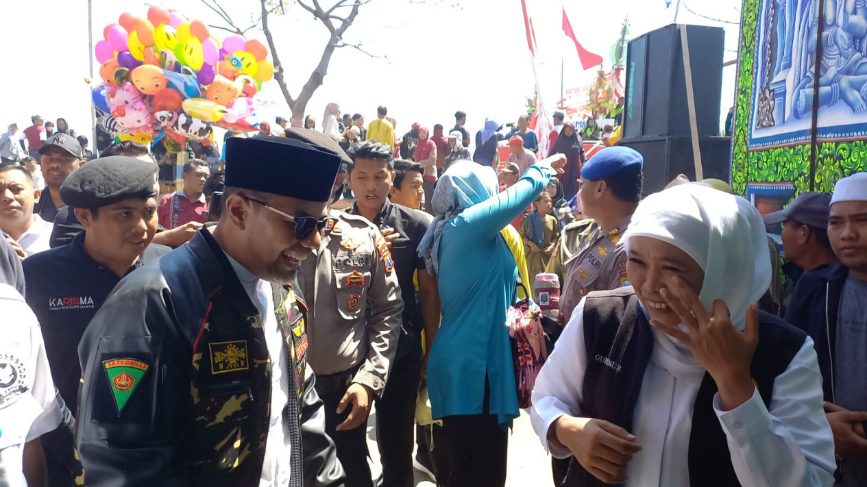 Tradisi Petik Laut di Probolinggo, Pengasuh Pesantren Genggong Ingatkan Masyatakat Tetap Jaga Kearifan Lokal
            - galeri foto