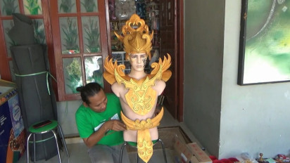 Berkah Bulan Kemerdekaan, Perajin Kostum Karnaval di Tuban Kebanjiran Pesanan