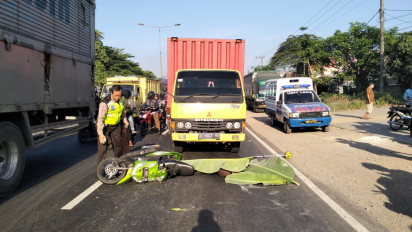 Gagal Menyalip, Seorang Pelajar di Sidoarjo Tewas Terlindas Truk
