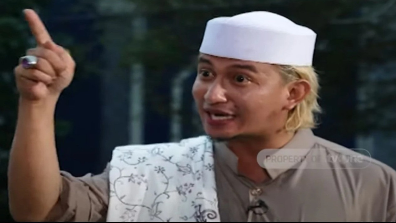 'Selebrasi' Habib Bahar bin Smith Tahu Panji Gumilang Jadi Tersangka Penistaan Agama: Ini Bukti Kalau...
            - galeri foto