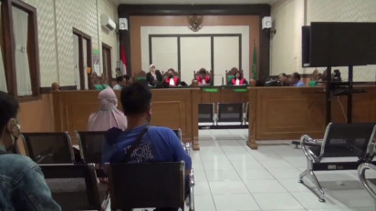 Gugatan Perdata Sidang Masriah Pelaku Teror Buang Kotoran ke Tetangga Ditunda, karena Turut Tergugat Tidak Hadir