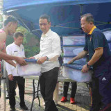 Heru Budi Hartono Kunjungi Korban Kebakaran di Kapuk Muara