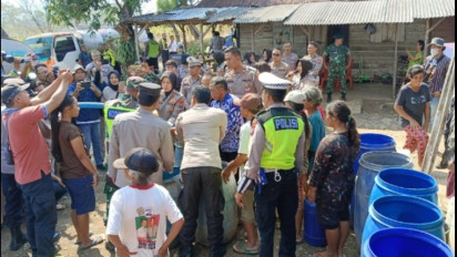 Kekeringan, Polres Ponorogo Kirim Sembako dan Air Bersih ke Daerah Terpencil