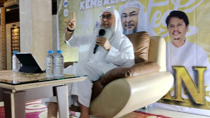 Syaikh Assim Al Hakeem Heran dengan Shalawat dan Bacaan Al Quran Jelang Subuh di Masjid, Ternyata Itu...