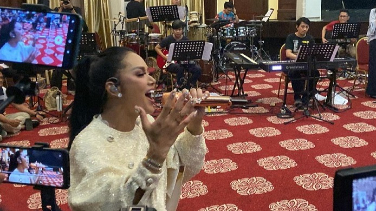 Kris Dayanti Siap Tampil Memukau dalam Konser Semesta Besok
            - galeri foto