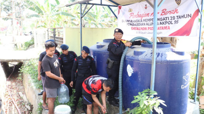 Bantu Warga Terdampak Kekeringan di Jawa Tengah, Alumni Akpol 95 Bagikan 350 Ribu Liter Air Bersih