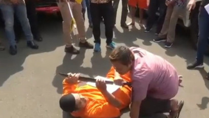 Reka Ulang Pembunuhan Teknisi Sound System di Bakalan Malang Dilakukan, Ini Adegannya