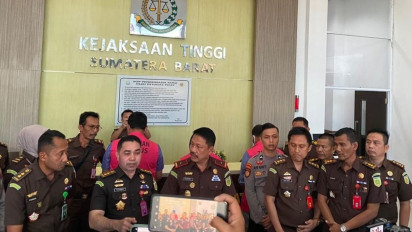 8 Terpidana Kasus Korupsi Pembangunan Jalan Tol Padang - Pekanbaru Diminta segera Menyerahkan Diri