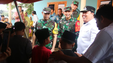 Kodim 0429/Lamtim Gelar Khitanan Massal saat Kunker Tim Wasev Pada Kegiatan TMMD ke-117
