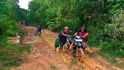 Akses Tak Bisa Dilalui Kendaraan Akibat Jalan Rusak, Ratusan Warga di Kutai Barat Kalimantan Timur Terisolasi