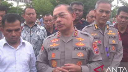 Kapolda Bantah Polisi Injak Tempat Ibadah di Mesjid Raya Sumbar